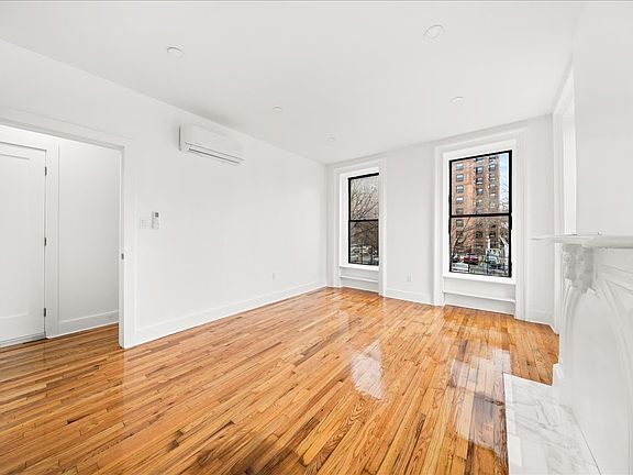 3rd image of 132 Greene Ave APT 2