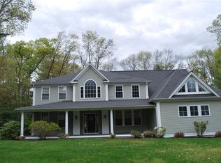 8 Anvil Dr, Cumberland, RI 02864