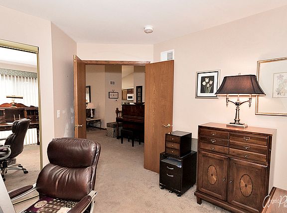 5th image of 2550 N Augusta Dr