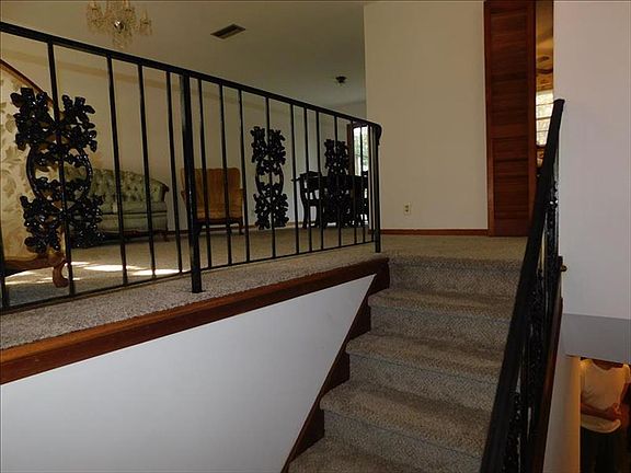 Split Foyer