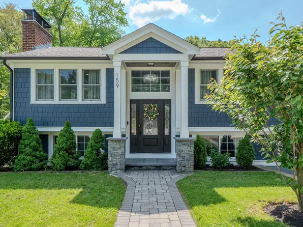 159 Mishawum Rd, Woburn, MA 01801