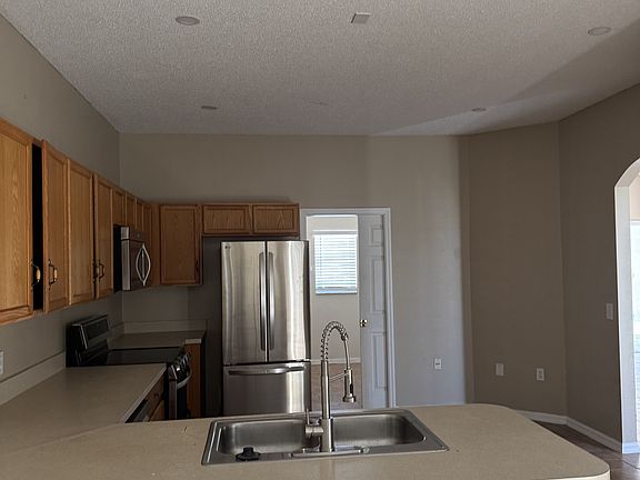 3rd image of 506 Brighton Ct