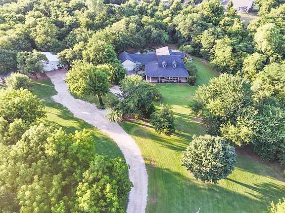 2nd image of 1301 E Rock Creek Rd