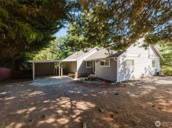 3004 Olympus Drive NE, Bremerton, WA 98310