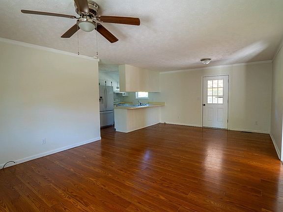3rd image of 105 Lance St