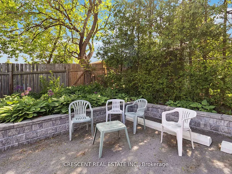 19 Queen St W #1 — Photo 16