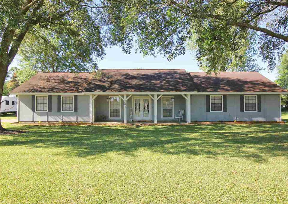 1st image of 203 Greenwood Dr