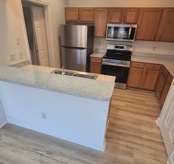 635-675 Woodbrook Dr — Photo 6
