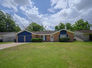 326 Windsor Sq, Alvin, TX 77511