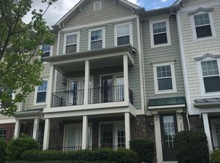 563 Van Buren St, Herndon, VA 20170