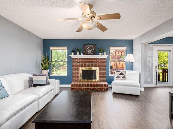5th image of 805 Dunvegan Cir