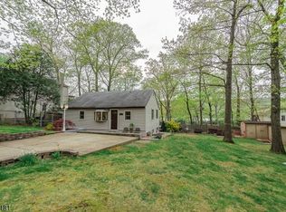 695 Shore Rd, Hewitt, NJ 07421