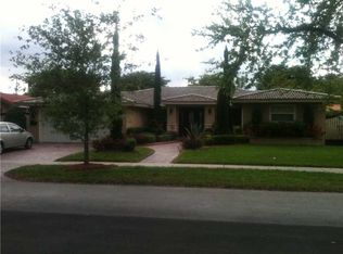 16434 Stonehaven Rd, Miami Lakes, FL 33014