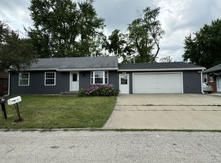 1121 Barker St, Bloomington, IL 61701