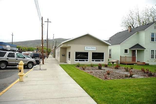 1st image of 401 7th St