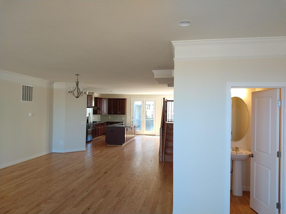 1st image of 42279 Crawford Ter