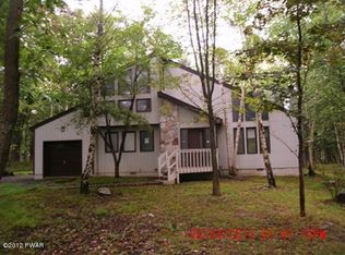 3 Bombur Ln, Tamiment, PA 18371