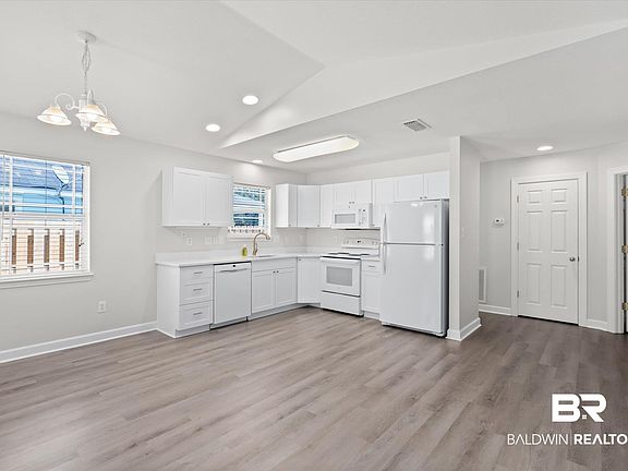 5th image of 801 E 23rd Ave