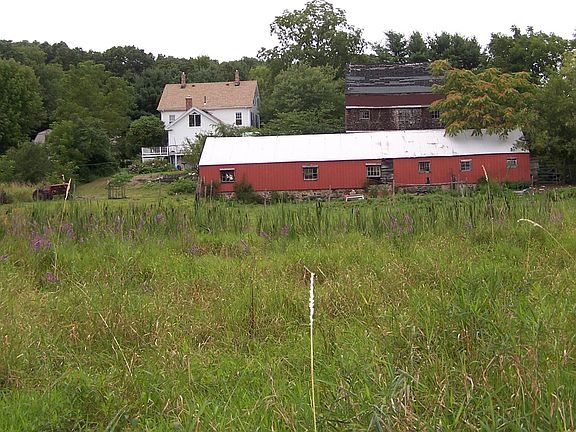 3rd image of 192 Willow Ave