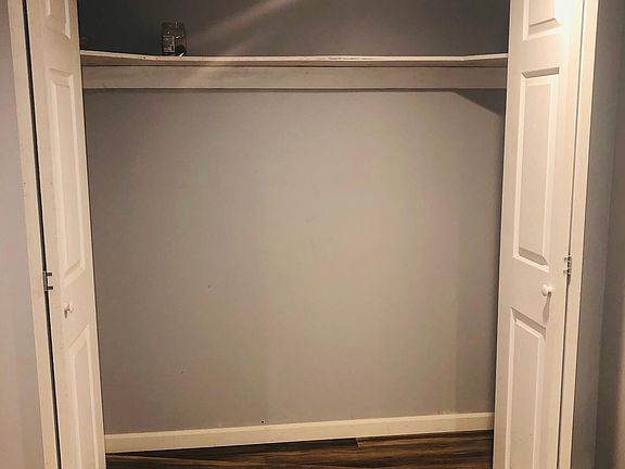 5th image of 227 Brook St Floor 2