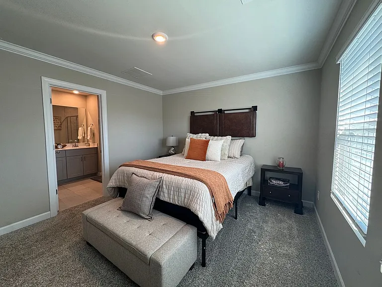 3738 Memorial Pkwy — Photo 14