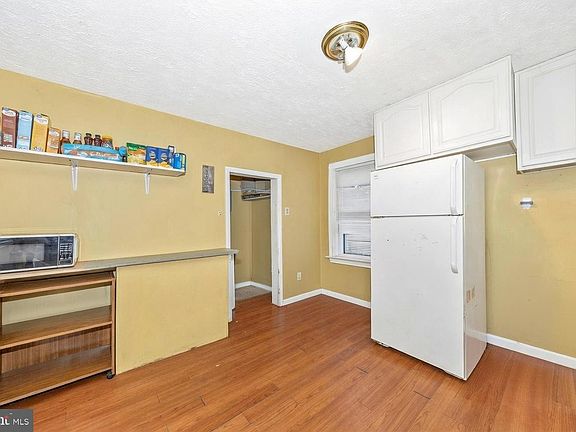 5th image of 308 S Raleigh St
