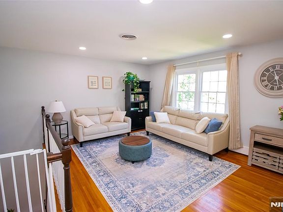 3rd image of 101 Larch Ave