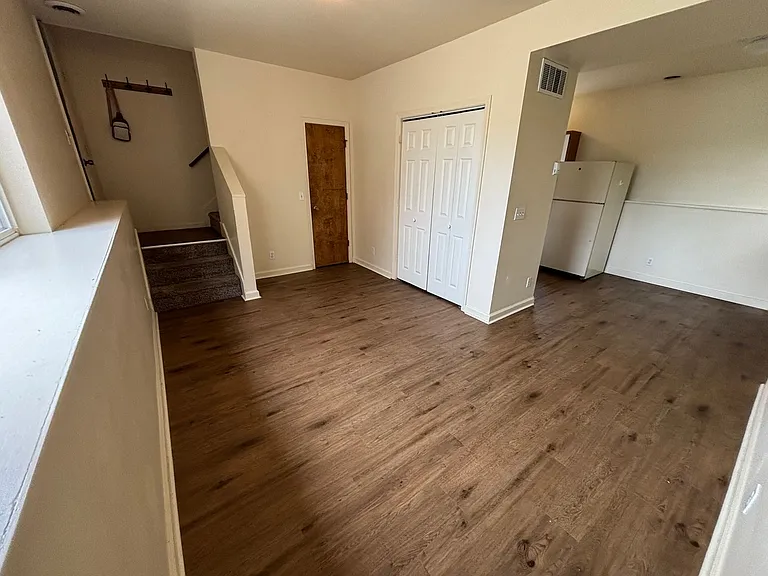 1804 S 6th St W — Photo 2