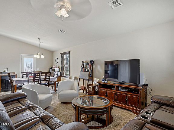 5th image of 932 Soloma Pl