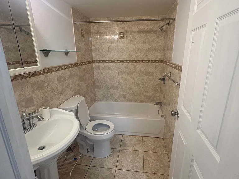 218 Danforth Ave #2 — Photo 5