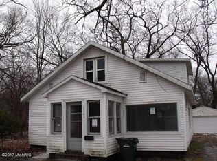 1305 Ducey Ave, Muskegon, MI 49442