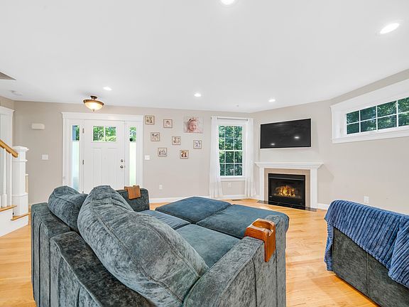 5th image of 130 Concord Road