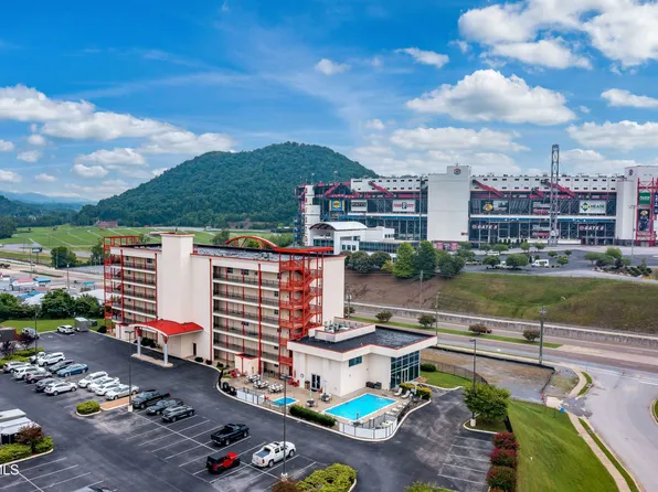 120 Raceday Center Dr Unit 303, Bristol, TN 37620