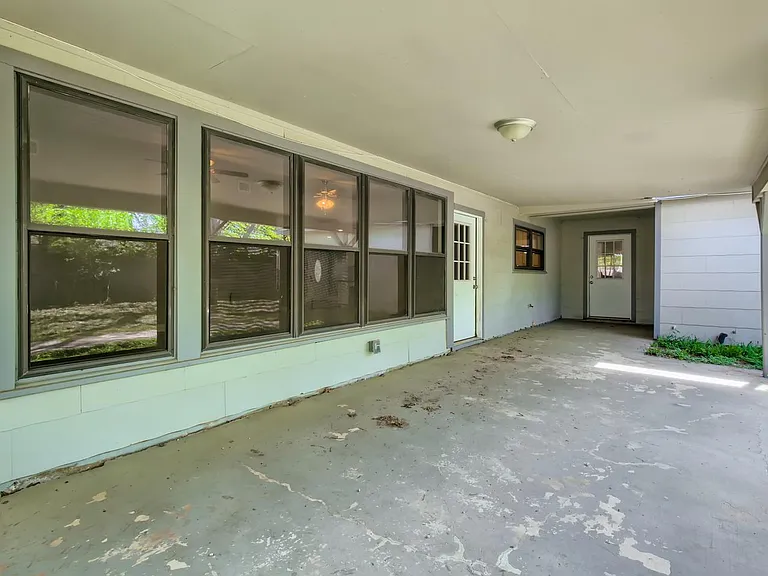 722 E Nottingham Dr — Photo 17