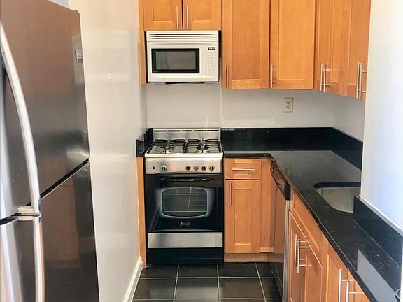 3rd image of 21 W 8th St APT 2