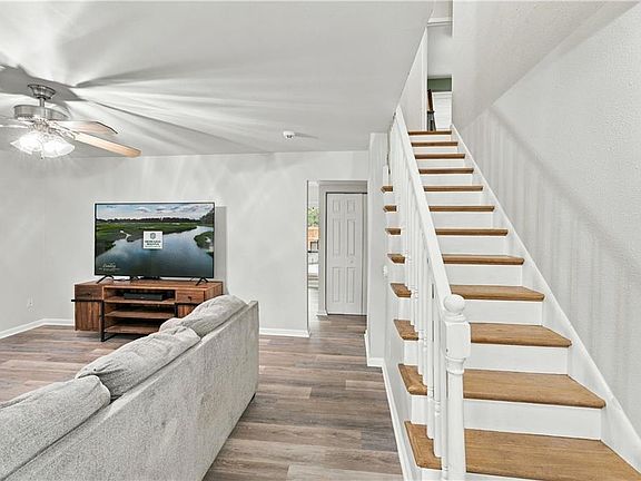 5th image of 801 Waco Ct