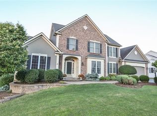 6 Crest Wood Cir, Pittsford, NY 14534