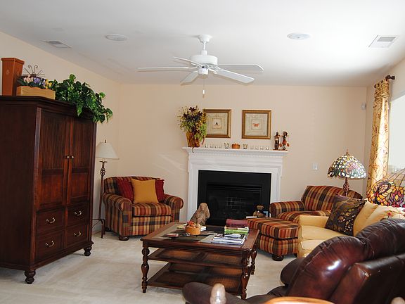 4th image of 105 Brookhollow Dr