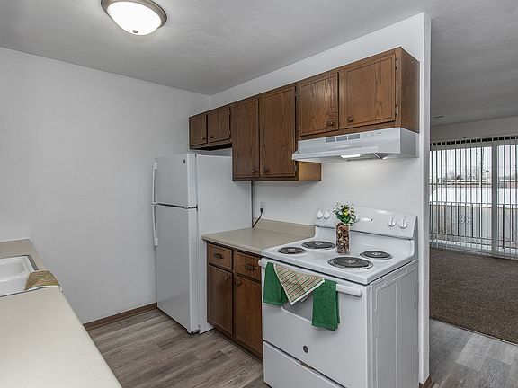 2nd image of 2415 Jebens Ave #2