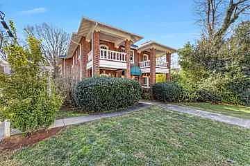 536 Hawthorne Ln — Photo 81