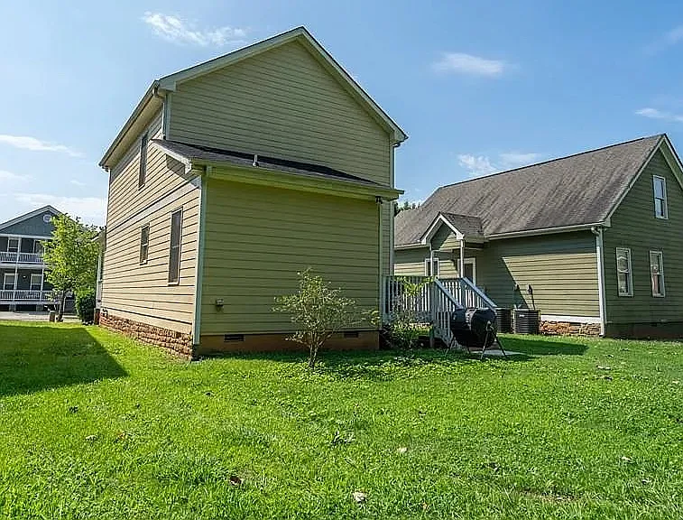 150 Betsy Ln — Photo 3