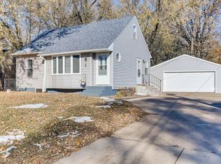 2 Pointcross Dr, Circle Pines, MN 55014