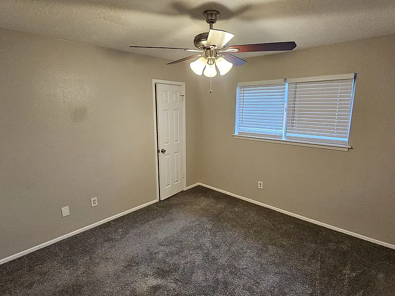 4410 Adonis Dr — Photo 11