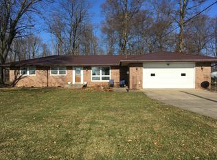 1000 E Woodview Dr, Nappanee, IN 46550