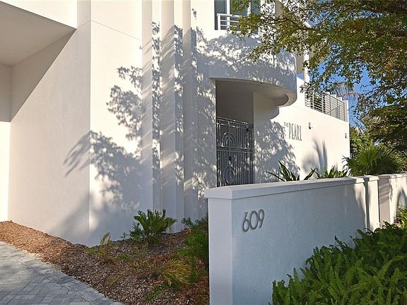 2nd image of 609 Golden Gate Pt Unit 202