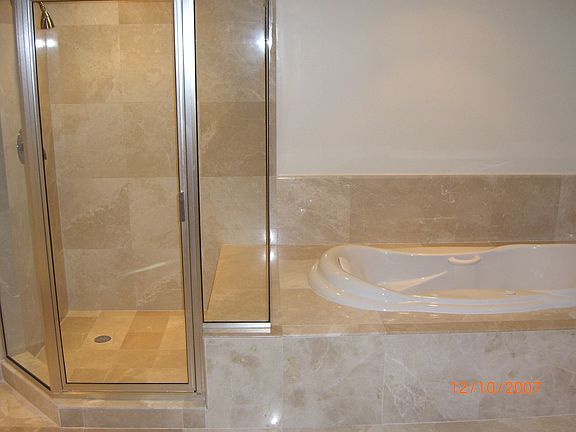 Master shower & Tub