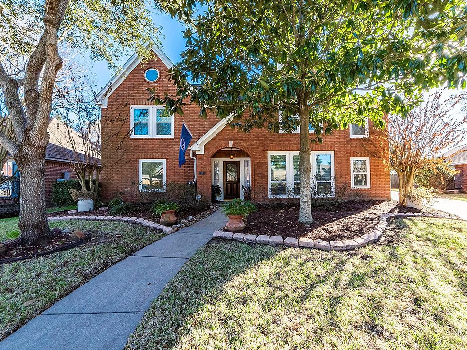 1st image of 2114 Bay Hill Dr