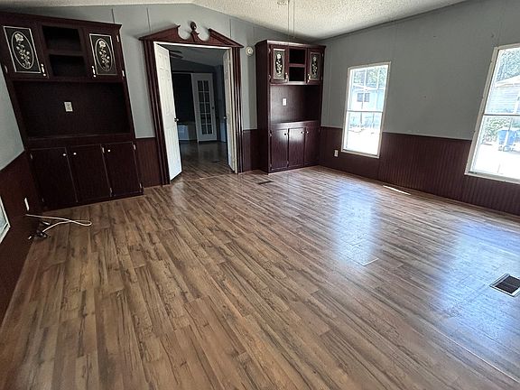5th image of 206 Jenny Ln