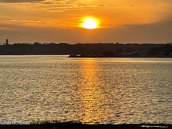 3rd image of 129 Spinnaker Way