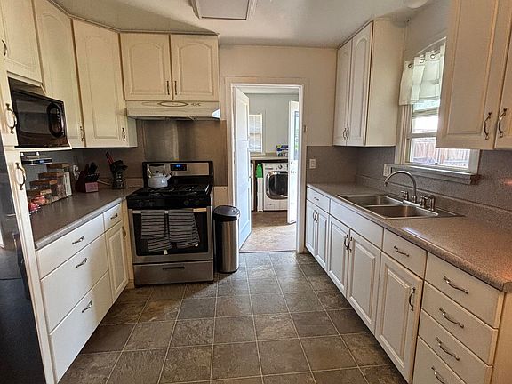 5th image of 213 W Howard Avenue